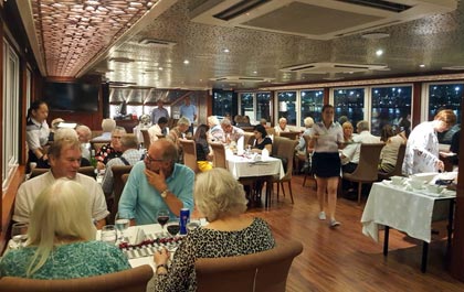 Luxury Yacht Dinner Cruise Abu Dhabi