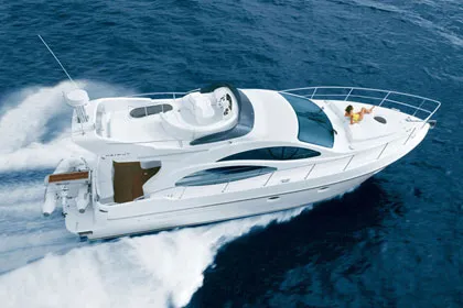 Yacht Cruising in Abu Dhabi